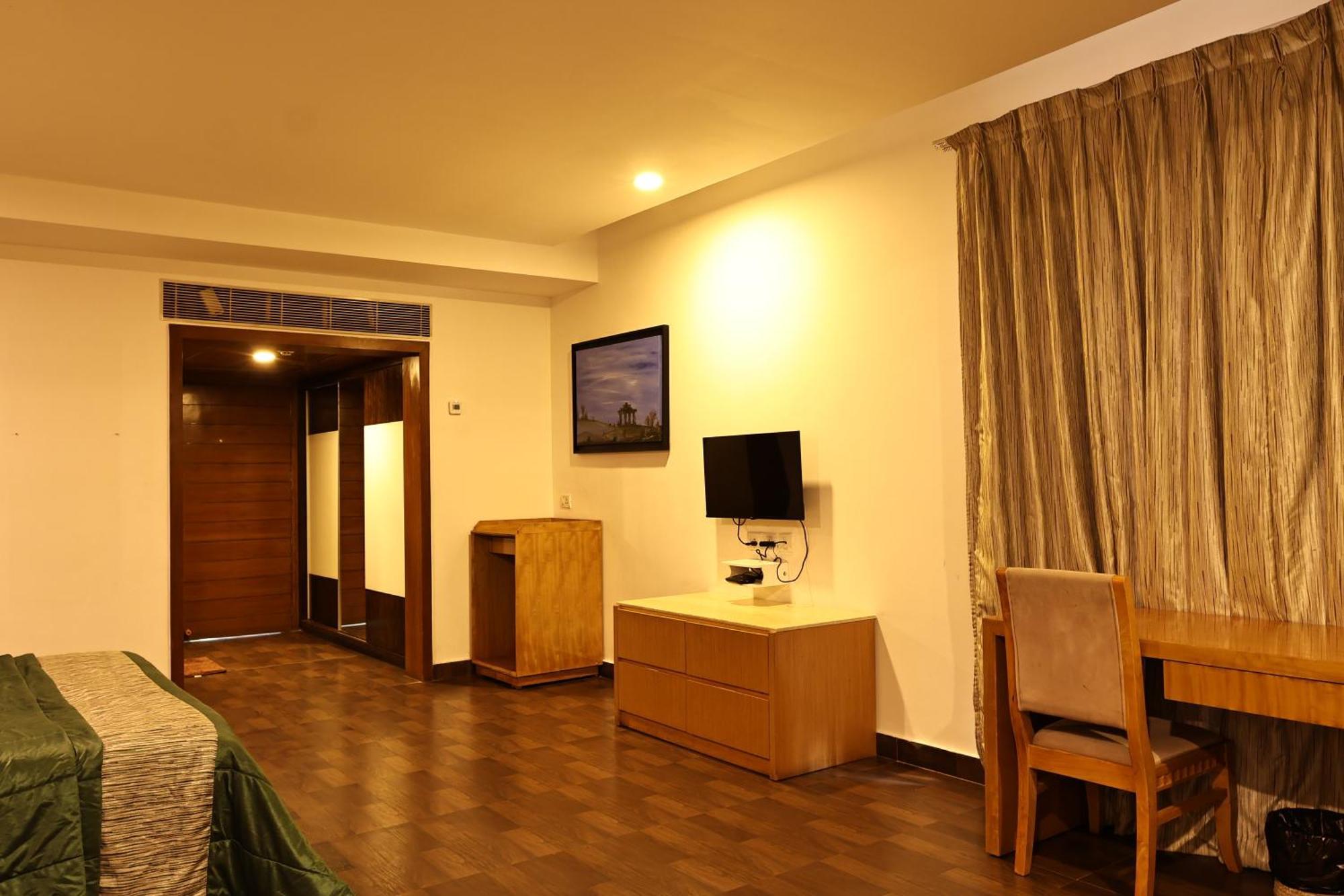 Vgp Golden Beach Resort Chennai Esterno foto